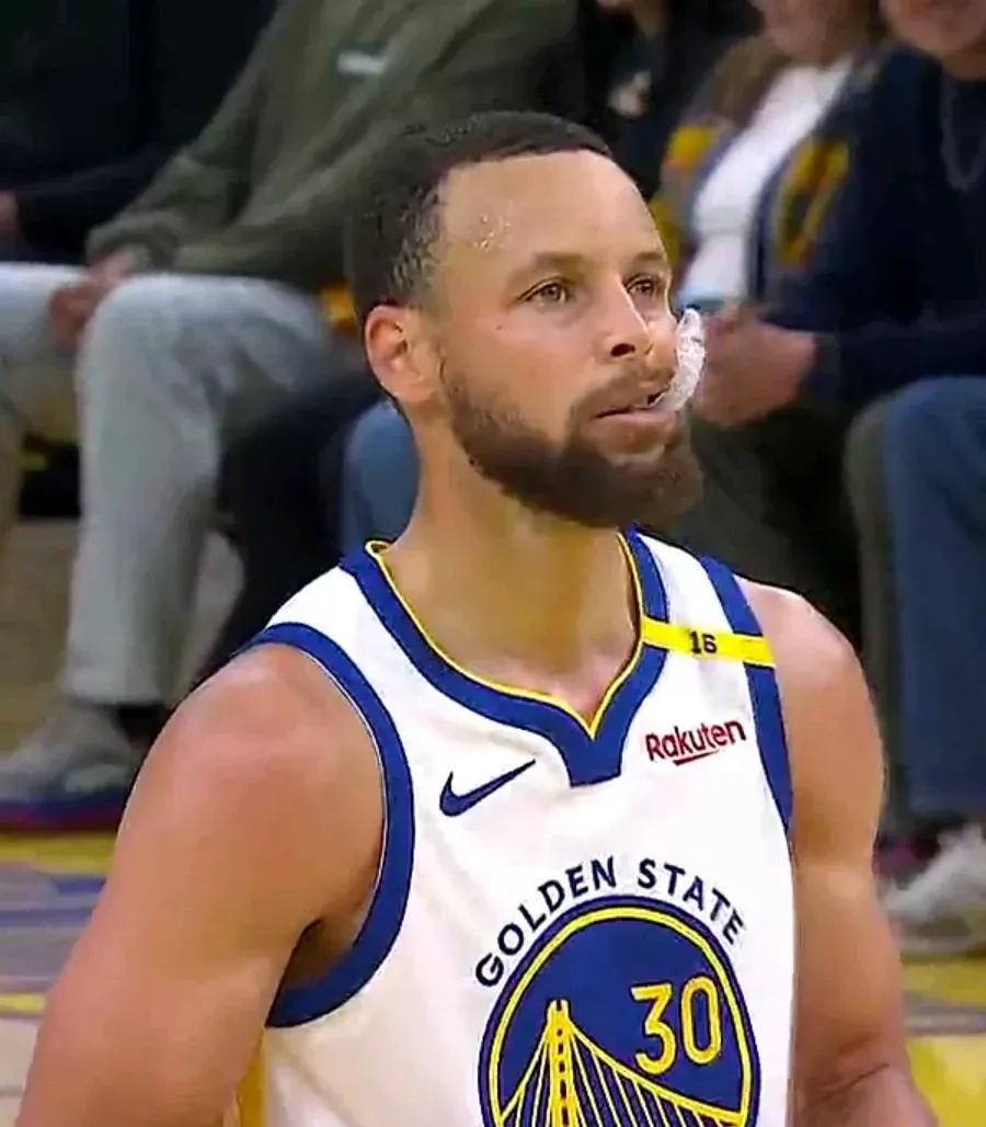 星空体育官方入口-库里连续二十场比赛得分超过大胜多伦多猛龙集结日止住颓势，库里怒砍49分瞬间刷屏的简单介绍